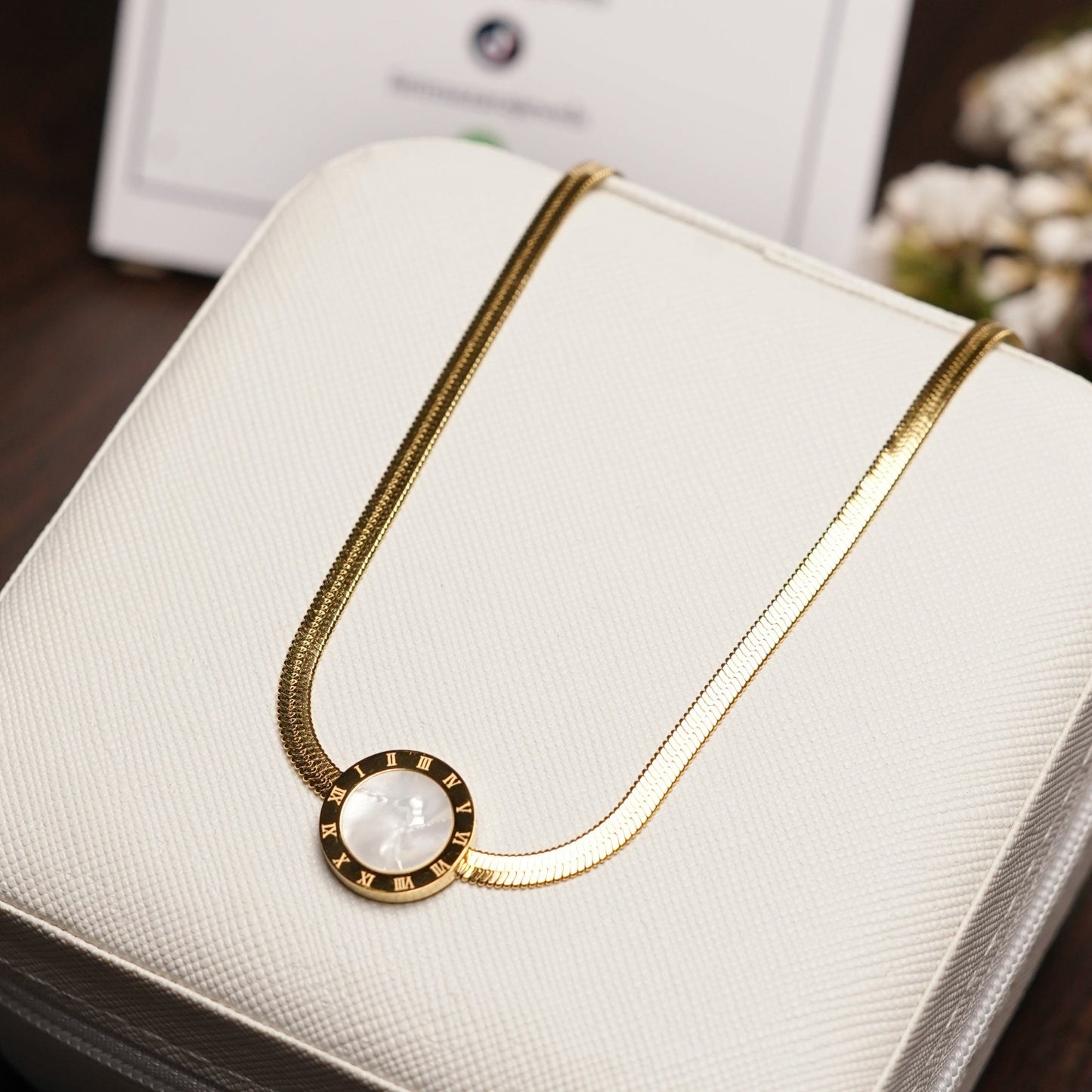 Mother of Pearl Round Necklace