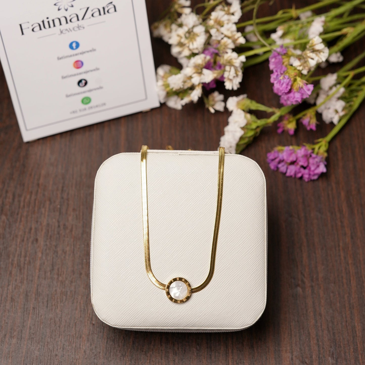 Mother of Pearl Round Necklace